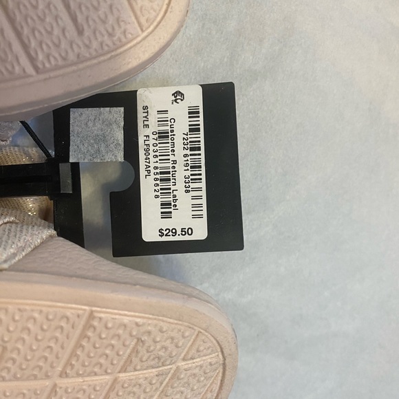 NWT INC Knotted Pool Slide Sandals
Cream M 9/10 - Picture 5 of 6